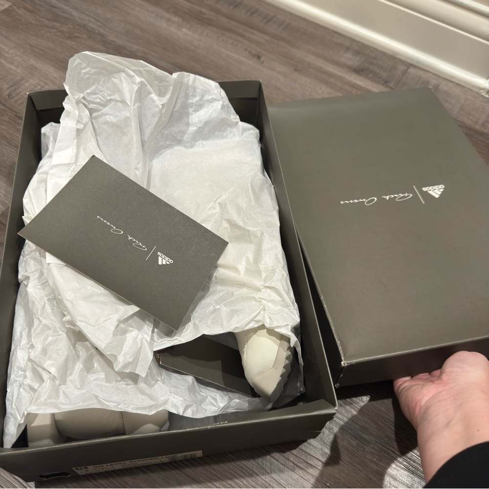 Rick Owens X Adidas Level Runner Low Sneaker in Milk - Picture 14 of 16